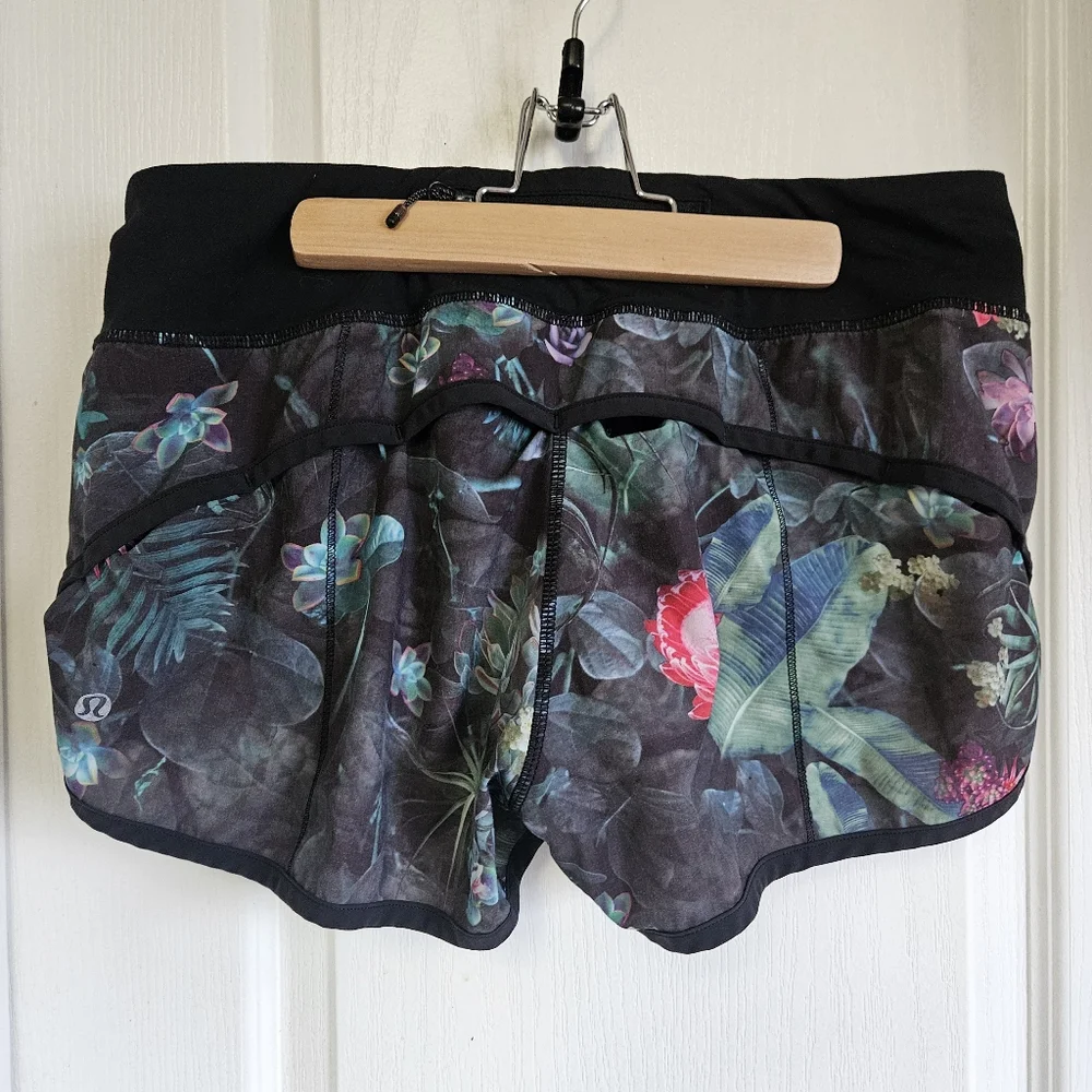 🖤 Lululemon Floral Hottie Shorts 6 - Picture 2 of 2